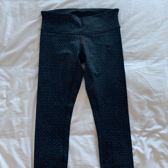 Worn once! Lululemon Wunder under tights size 8! - Picture 1 of 4